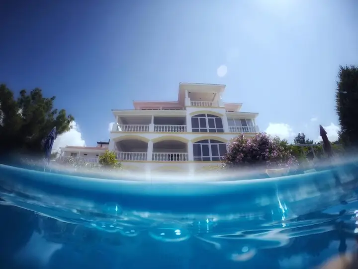 Геленджик: U Treh Roz Guest House