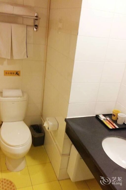 Цзинань: Home Inns