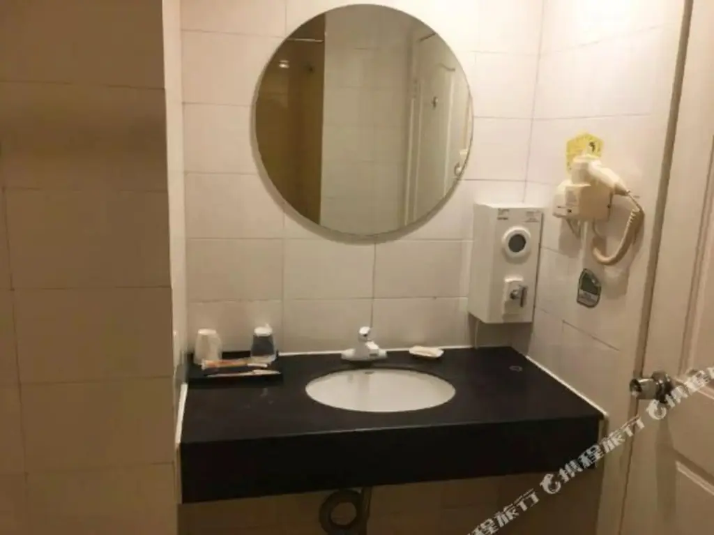Сиань: Homeinn (Xi'an East 2nd Ring Road Xinjiamiao Subway Station)