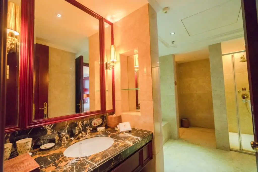 Чжуншань: King Century Hotel