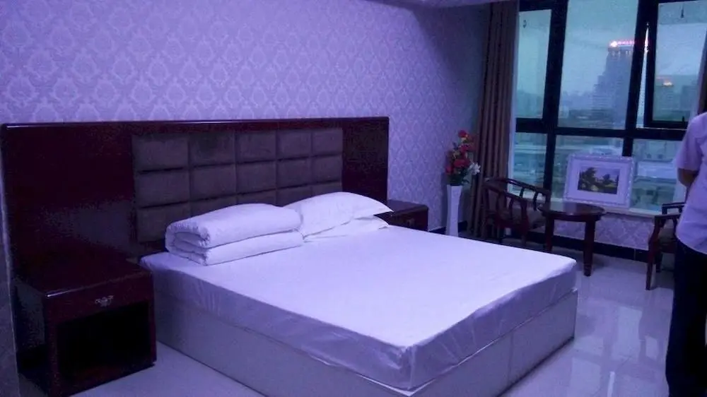 Чжэнчжоу: Zhenzhou Hengyi Business Hotel