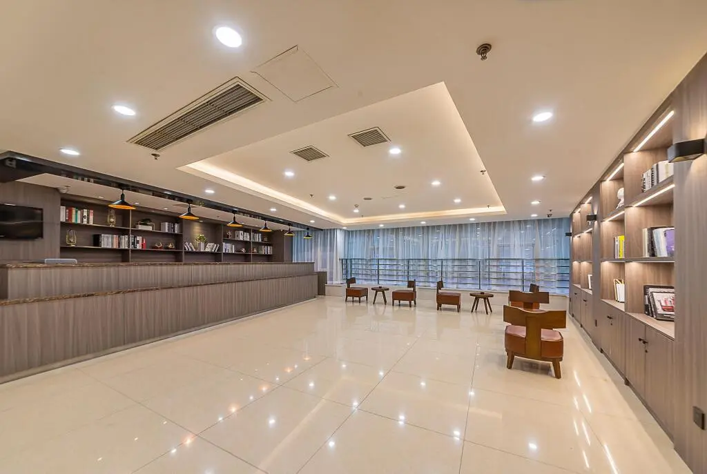 Чунцин: Hanting Hotel Chongqing Jiefangbei Pedestrian Street Center