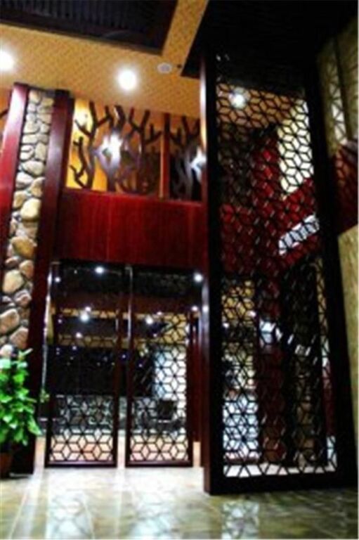 Цзюцзян: Mingjia Holiday Hotel