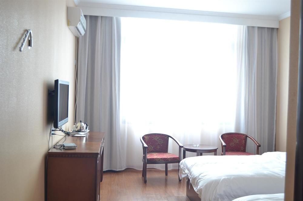 Тайчжоу: Xianju Haolaiju Hotel