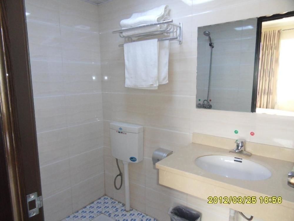 Эньши: Yilv Sunshine Business Hotel
