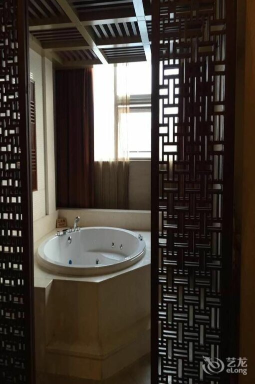 Линьи: Linyi Pattaya Hotel
