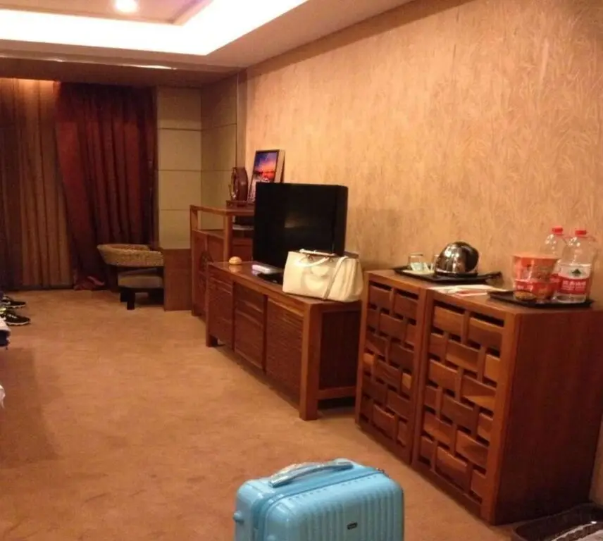 Линьи: Linyi Pattaya Hotel