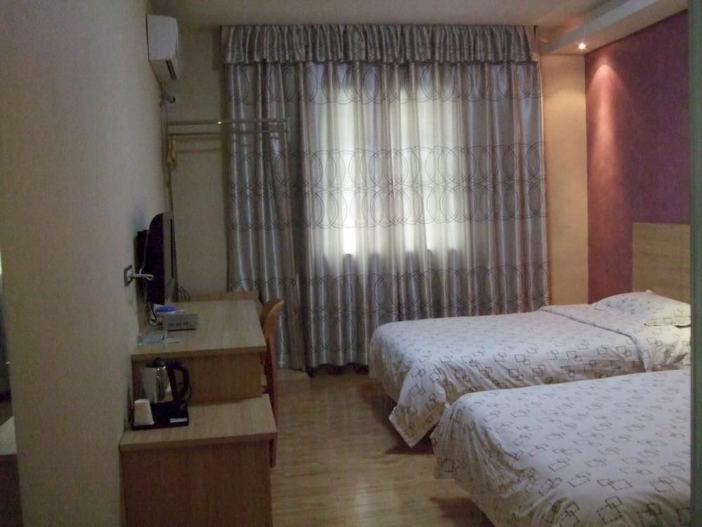 Wuhan Taining Express Hotel — фото 1