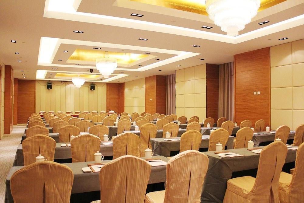 Сюйчжоу: Ruixiang New Century Hotel