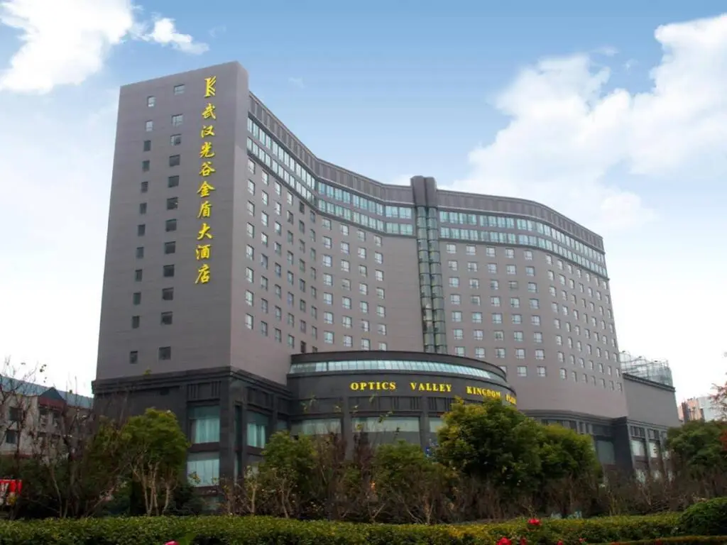 Optics Valley Kingdom Plaza Hotel — фото 1