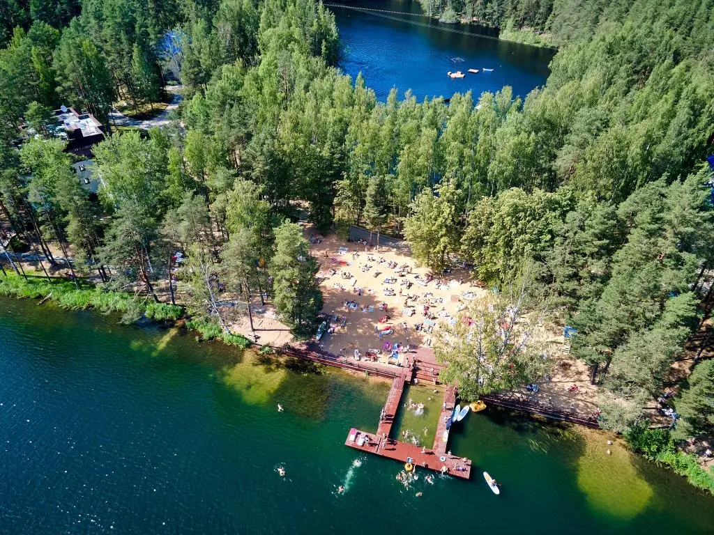 Поляны: Загородный курорт Аврора клуб