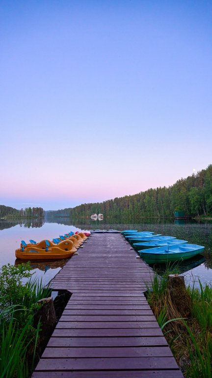 Поляны: Загородный курорт Аврора клуб