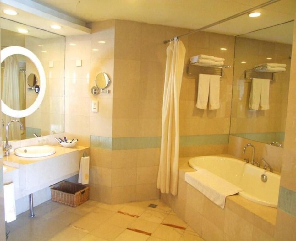 Ляньюньган: Mingzhu Hotel