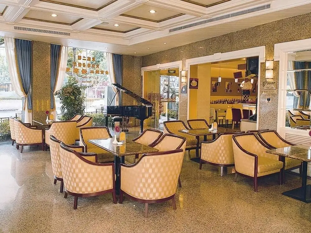 Swan Hotel — фото 1