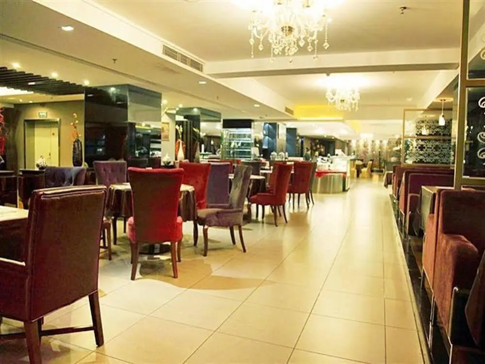 Чжуншань: Pingqian Fashion Business Hotel