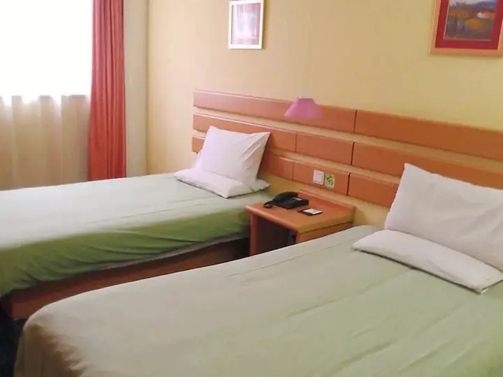 Шанхай: Home Inn Ouyang Road