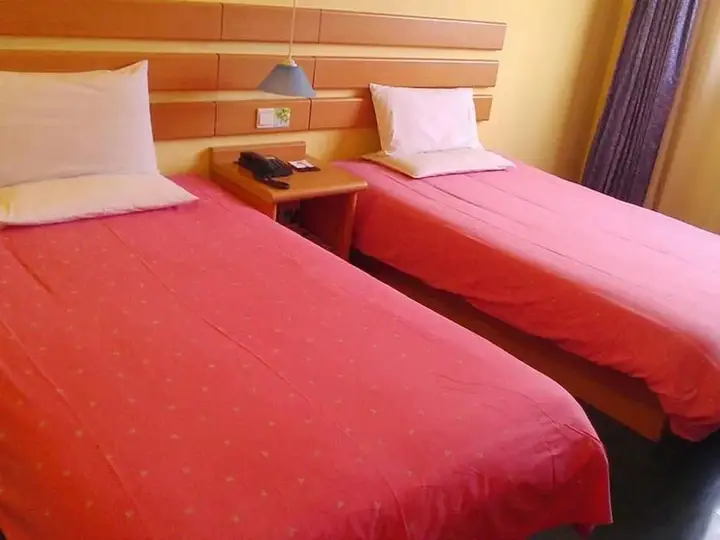 Шанхай: Home Inn Ouyang Road