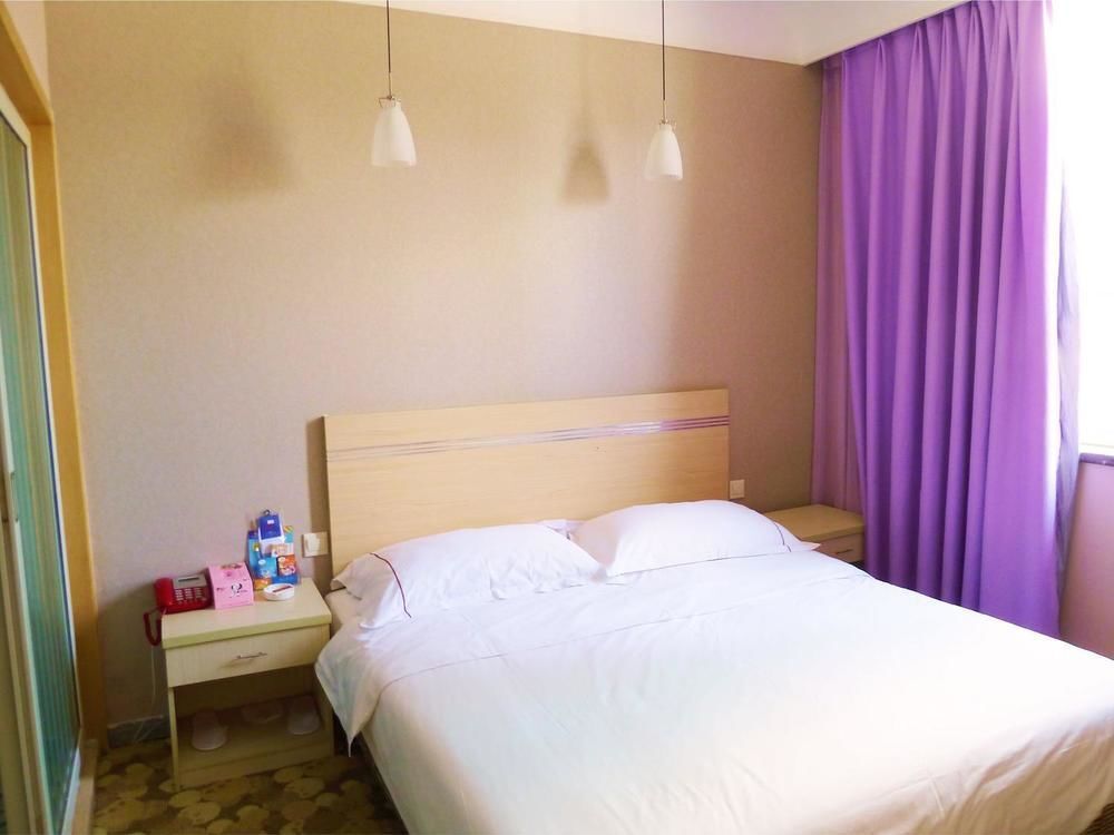 Чэнду: Yijun Hotel