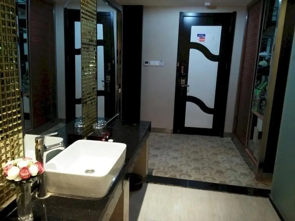 Ухань: Provence Garden Hotel Wuhan Guanggu Branch
