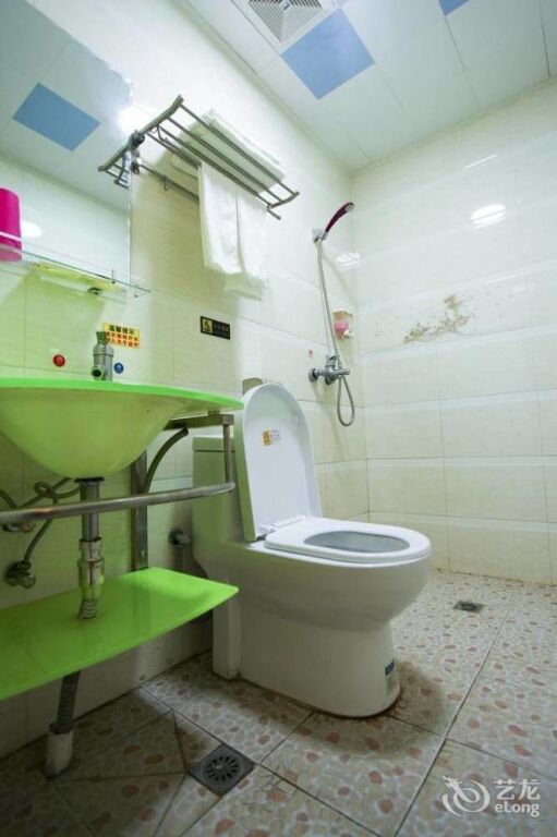Шэньчжэнь: Shenzhen Shiyan Maolong Business Hotel