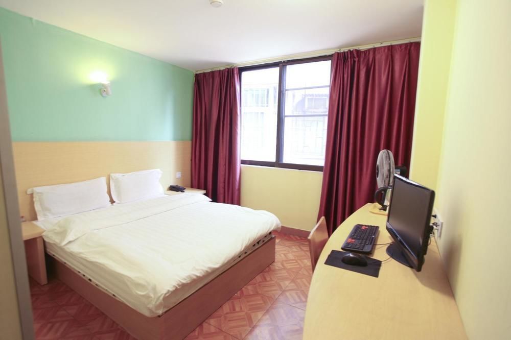 Шэньчжэнь: Shenzhen Shiyan Maolong Business Hotel