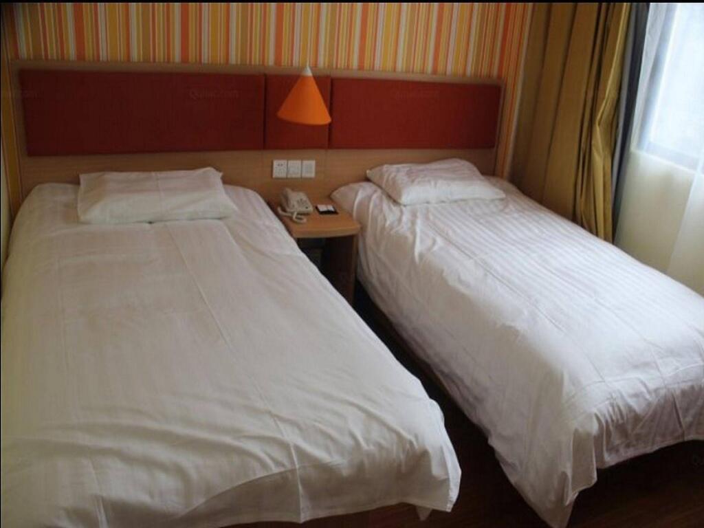 Шанхай: Home Inns Shanghai Hunan Road Kangqiao Hotel