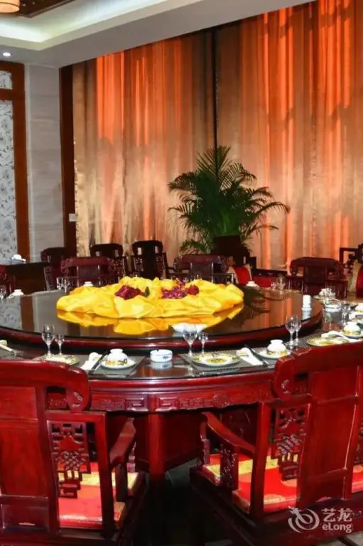 Вэйхай: Good Fortune Paintings Center