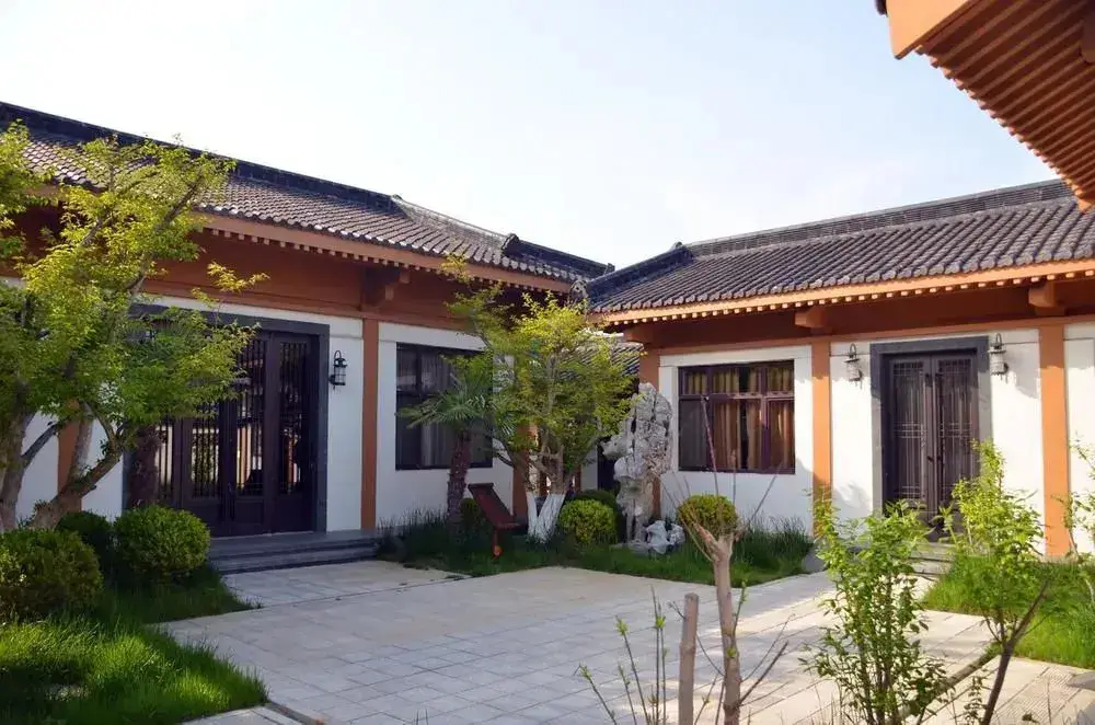 Вэйхай: Good Fortune Paintings Center