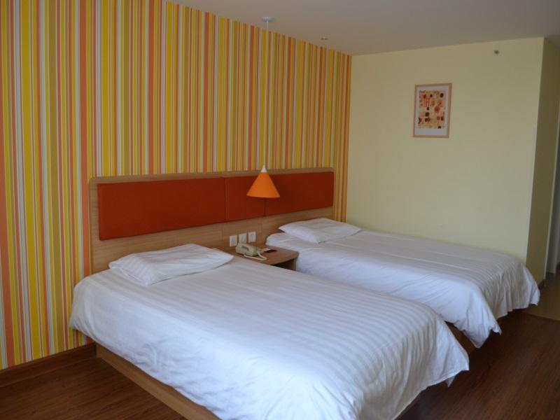 Цзинхун: Home Inn Xishuangbanna Jinghong Manting Road Manting Park