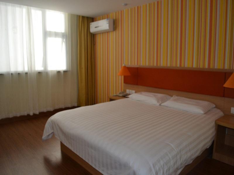 Цзинхун: Home Inn Xishuangbanna Jinghong Manting Road Manting Park