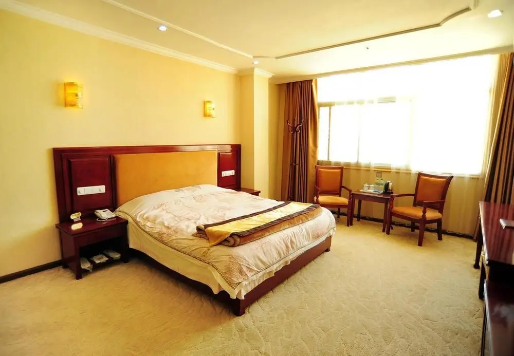 Kunming Jiyang Hot Spring Hotel — фото 1