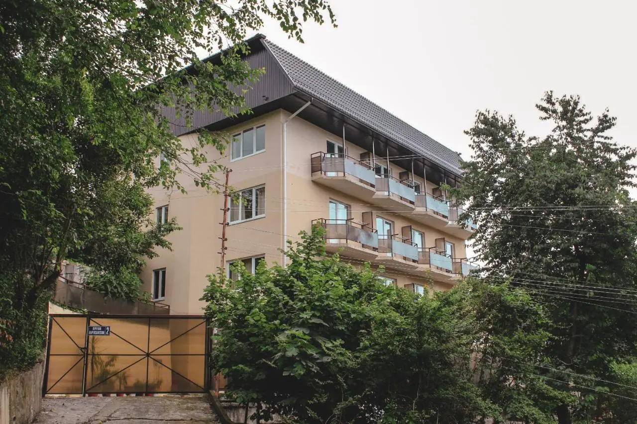 Лазаревское: Гостевой Дом Радуга