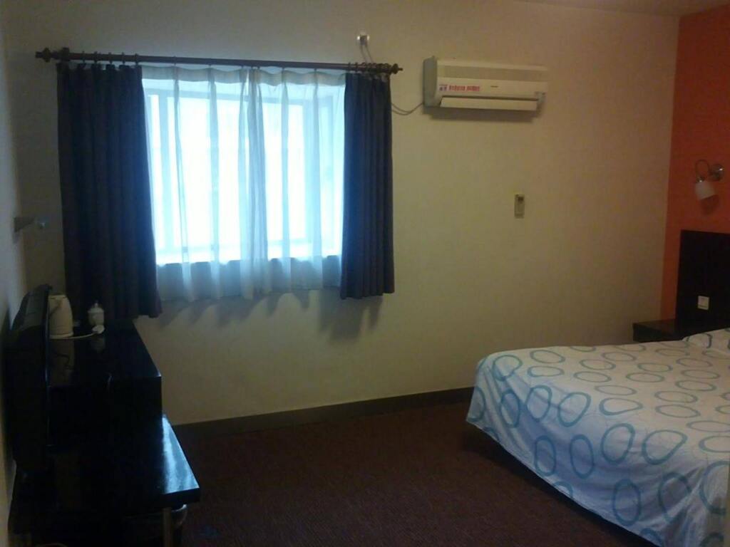 Шанхай: Motel 168 Shanghai Yindu Road Branch