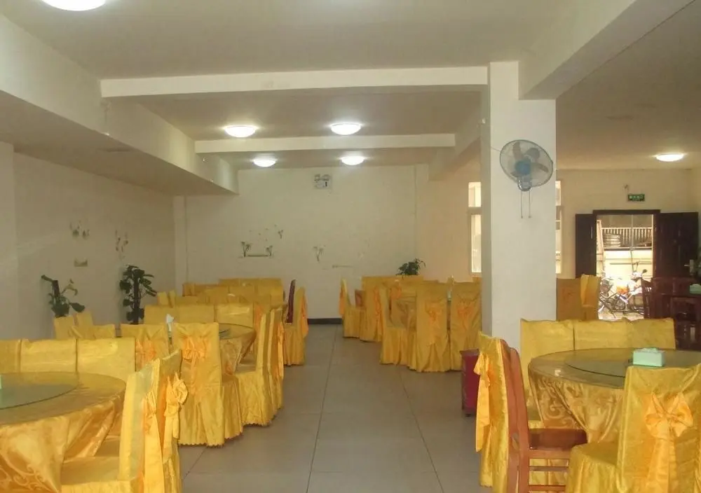 Цзинхун: Xishuangbanna Huixiang Business