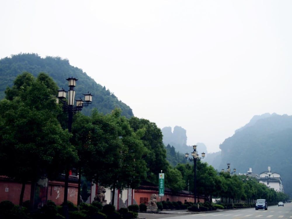 Чжанцзяцзе: 5Yue Chain Hotel Zhangjiajie Wulingyuan