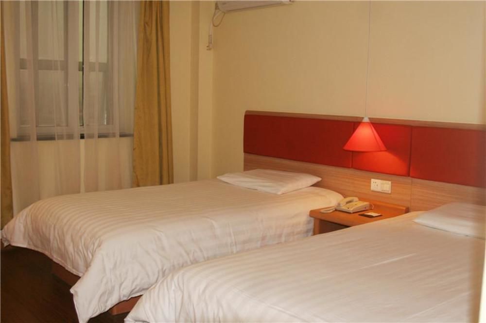 Чэнду: Home Inn Fu Qing