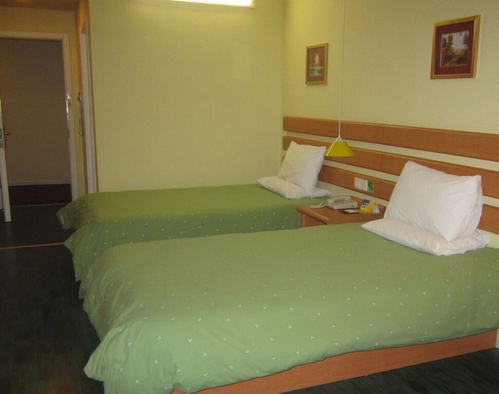 Циндао: Qingdao Home Inn - Wuyishan Road