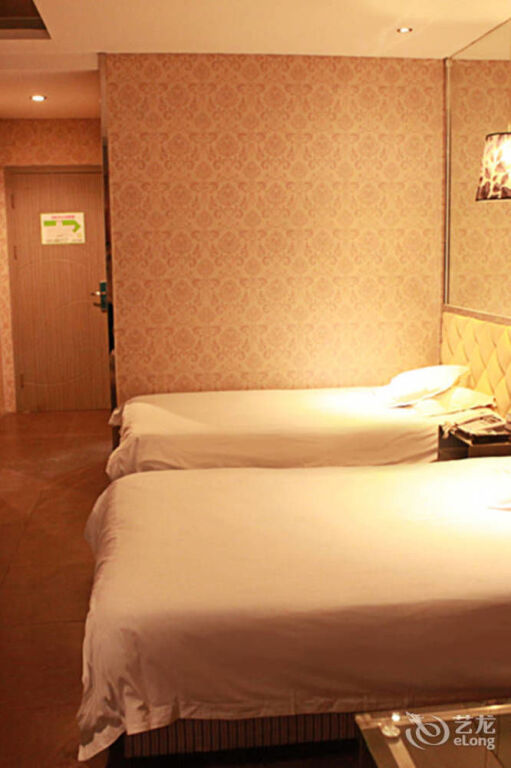 Мааньшань: Qingmu Chain Hotel (Ma'an Shandong Railway Station Hongxing Meikailong RT-Mart)
