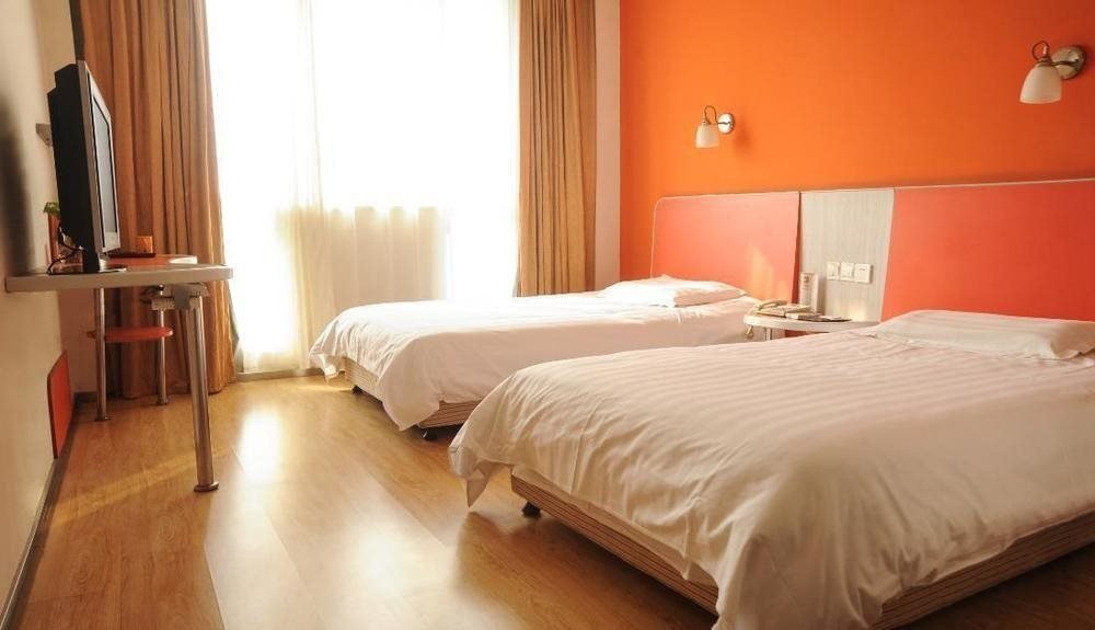 Motel 168 Jiefang Road - Yizheng — фото 1
