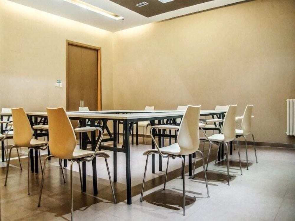 Лаиву: Jinjiang Inn Laiwu Wenyuan East Street