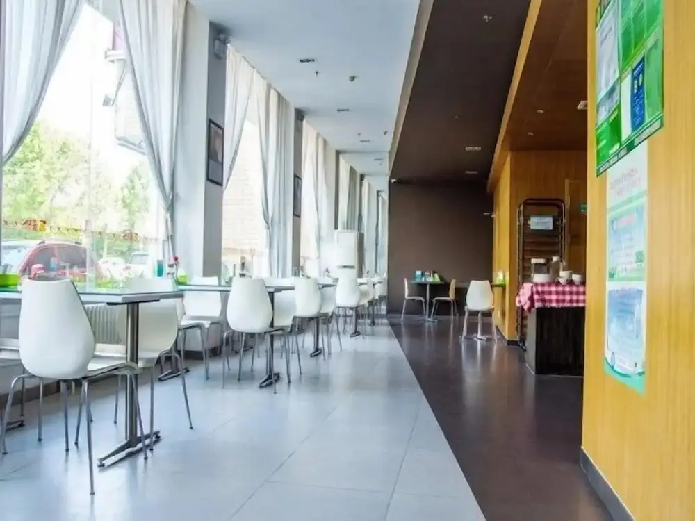 Лаиву: Jinjiang Inn Laiwu Wenyuan East Street