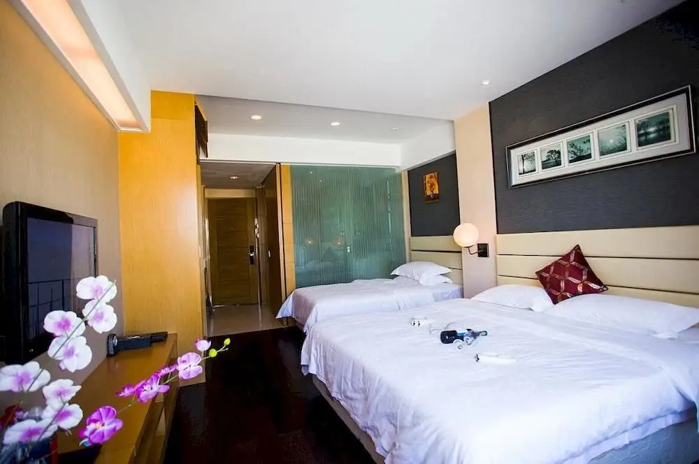 Санья: Haiyuetai Tropical View Theme Hotel