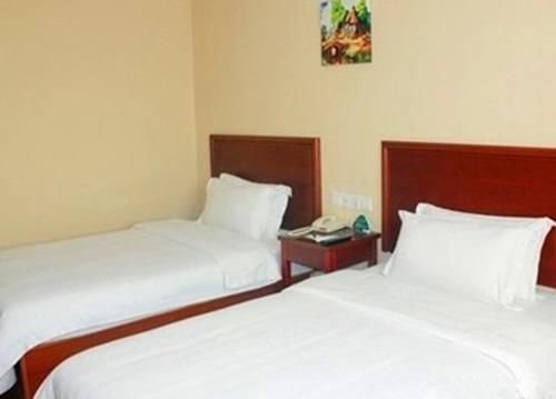 Линьи: Greentree Inn