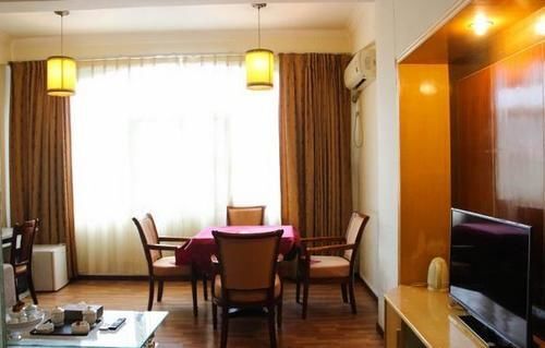 Гуанчжоу: Guangzhou Jiulongcheng Business Hotel