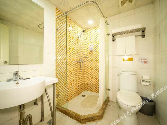 Циндао: Home Inn (Qingdao Hai'er Road Metro Station Qingshan Road)