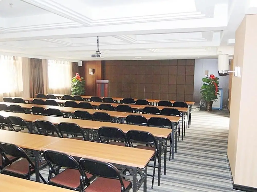 Шицзячжуан: Shijiazhuang Ouyun Hotel (Chang'an Wanda Plaza &  Municipal Obstetrics and Gynecology Hospital)