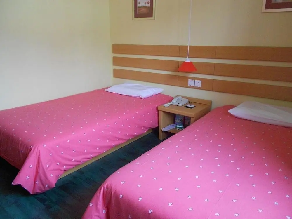 Чэнду: Home Inn (Chengdu Shuangqiao Road Metro Station)