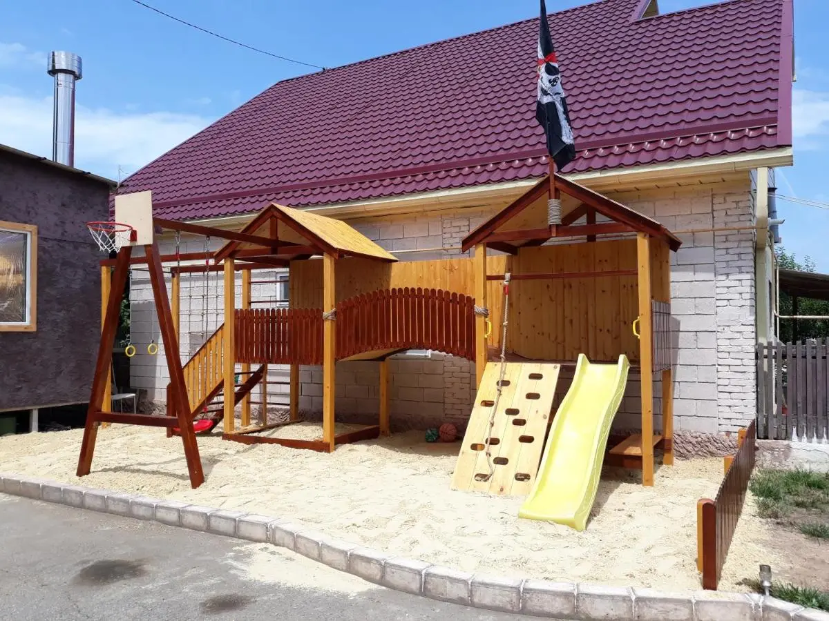 Кучугуры: ЦЕНТРАЛЬНЫЙ гостевой дом