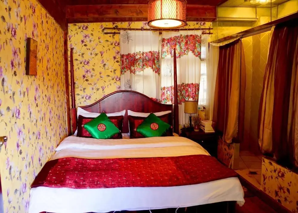 Лицзян: Lijiang Qingpu Inn