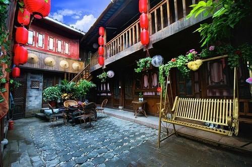 Sing inn Lijiang Flowers Butterflies — фото 1